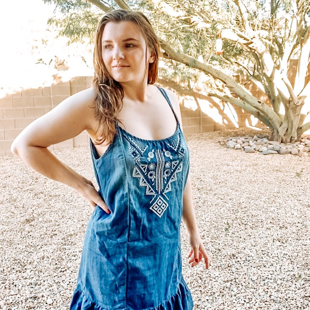 EMBROIDERED Light CHAMBRAY Lace BOHO Denim Dress L